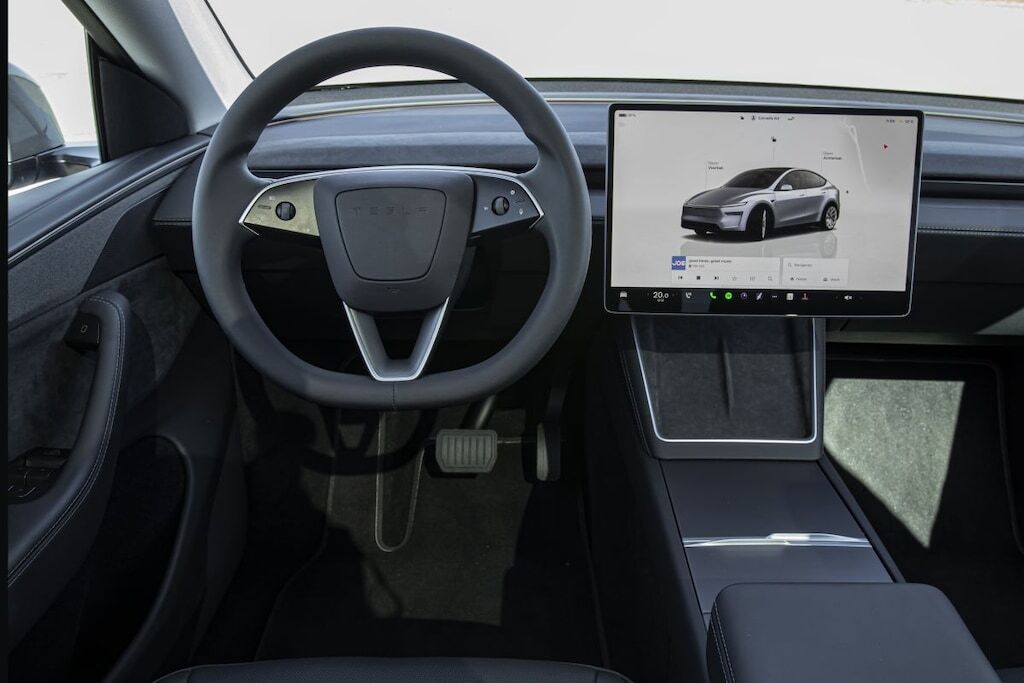 Tesla Model Y (2025)