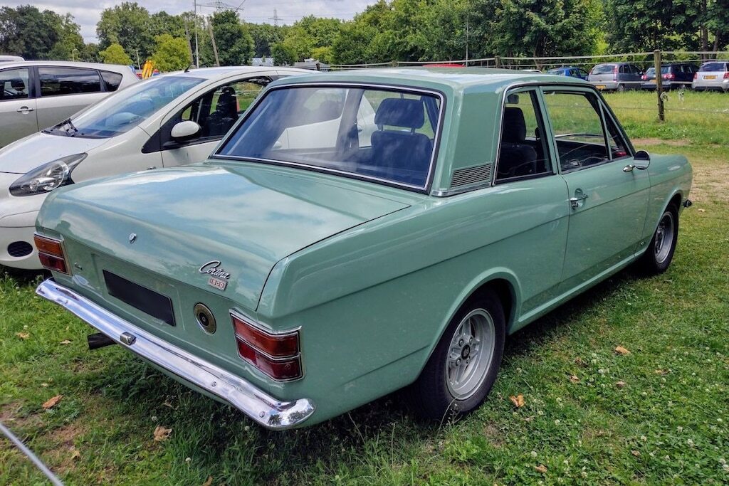 Ford Cortina