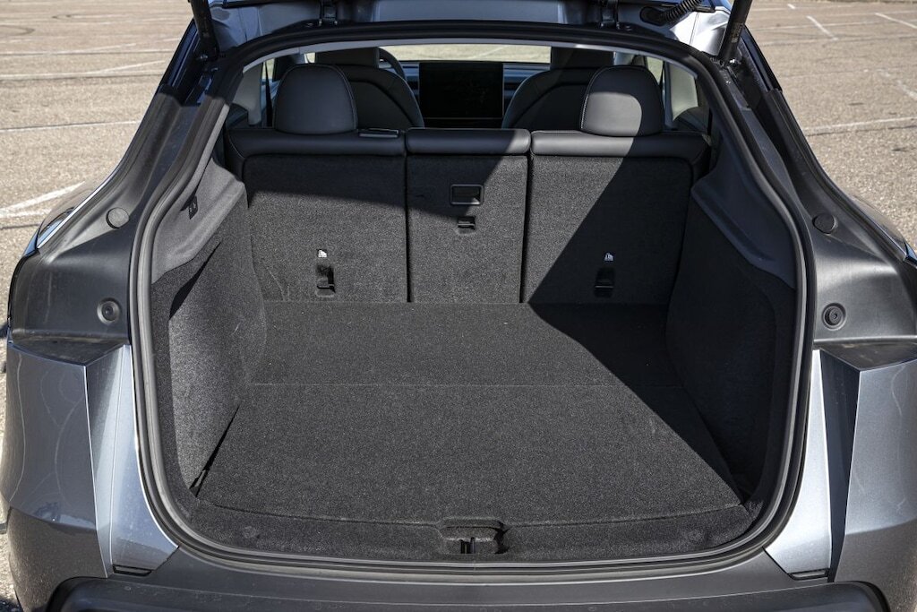 Tesla Model Y (2025)