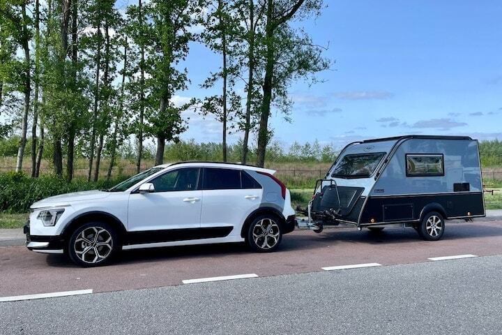 Kia Niro Hybrid with caravan