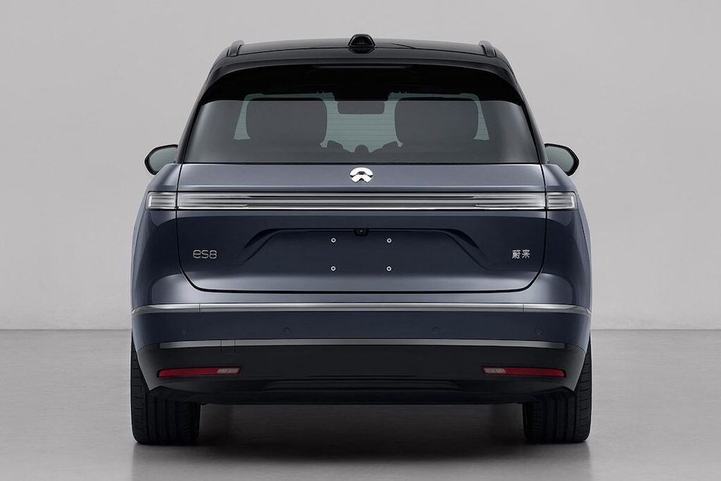 NIO EL8 (ES8)