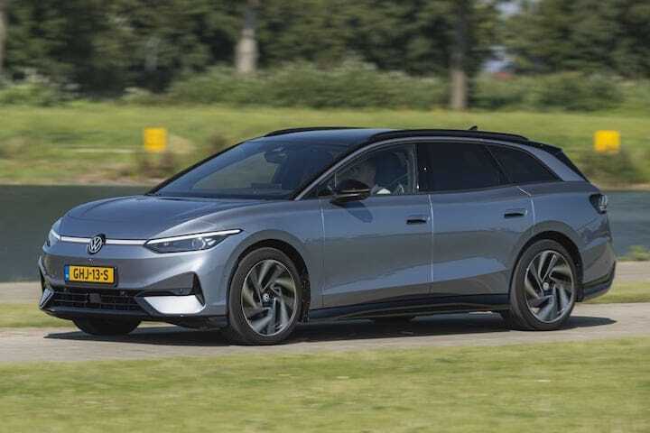 Volkswagen ID7 BMW i5 Double test