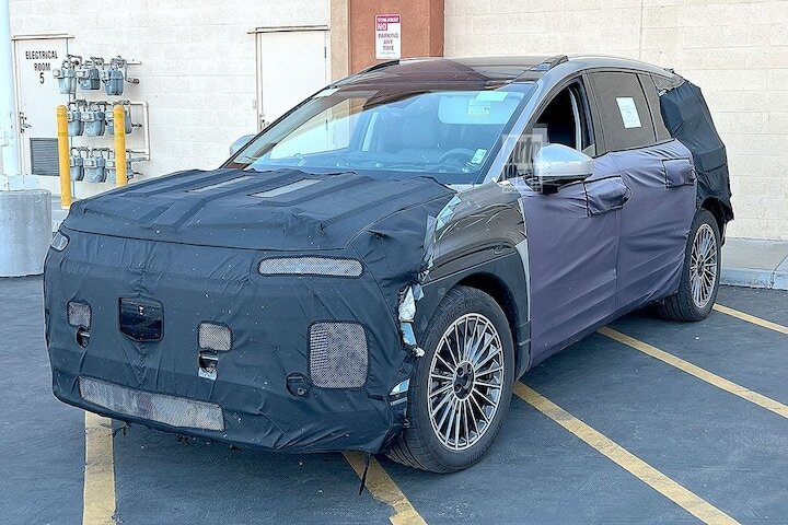 Spyshots Hyundai Ioniq 7 or 9