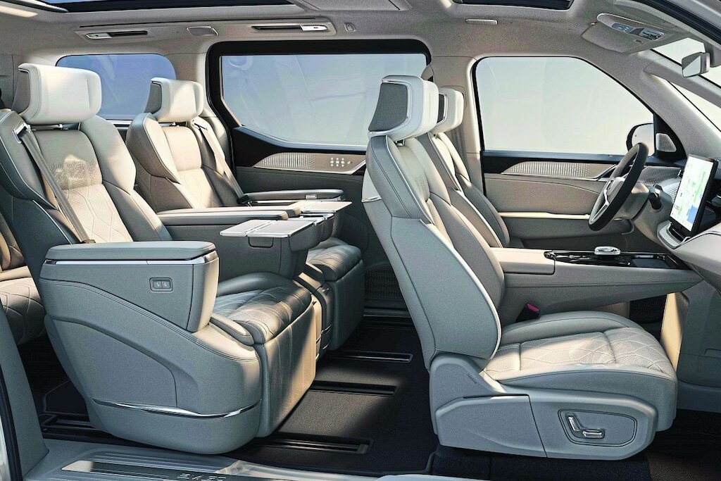 Volvo EM90