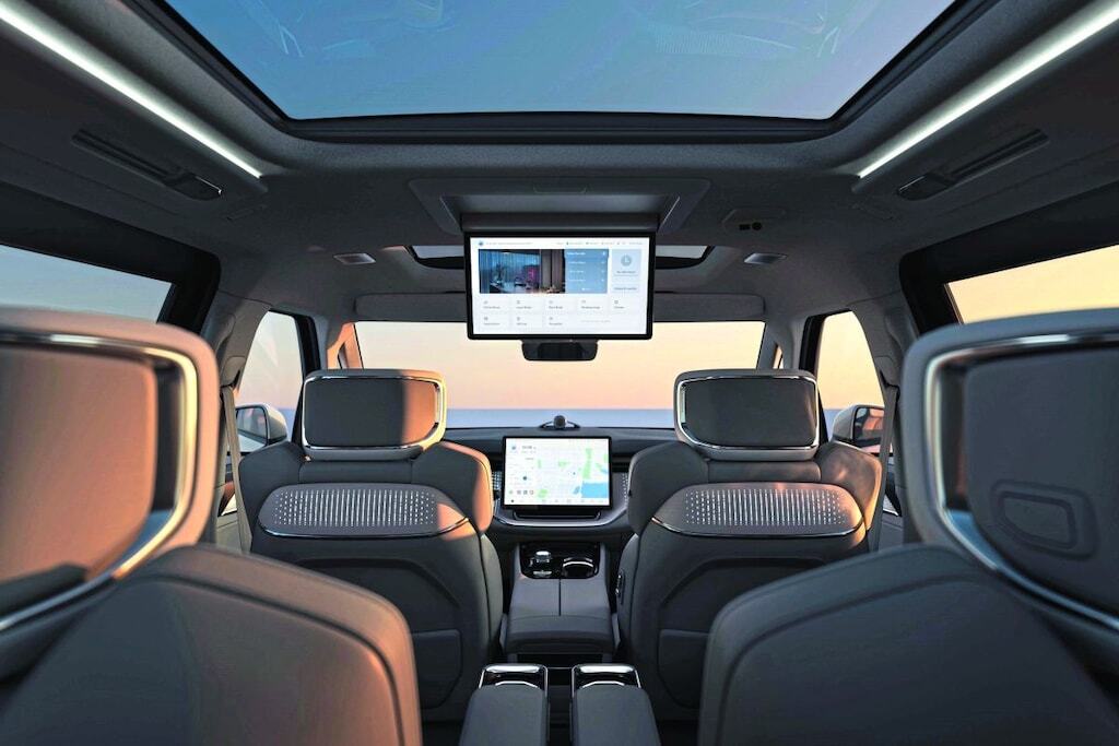 Volvo EM90