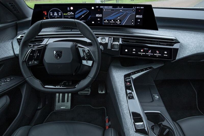 Peugeot E-5008 Tesla Model Y Double Test