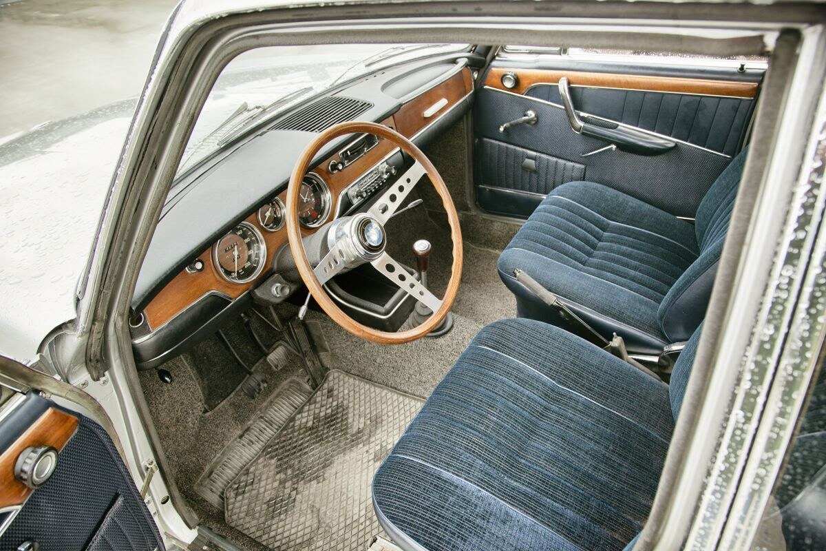 BMW 2000