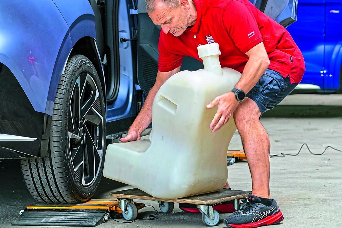 Test with Electric Cars That Are Heavily Loaded