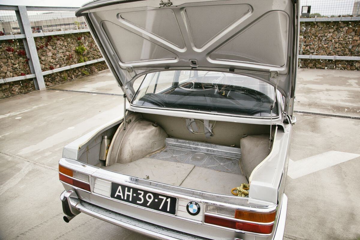 BMW 2000