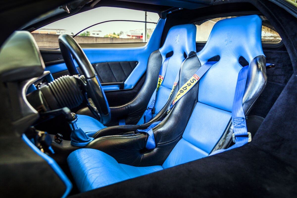 Isdera Commendatore 112i