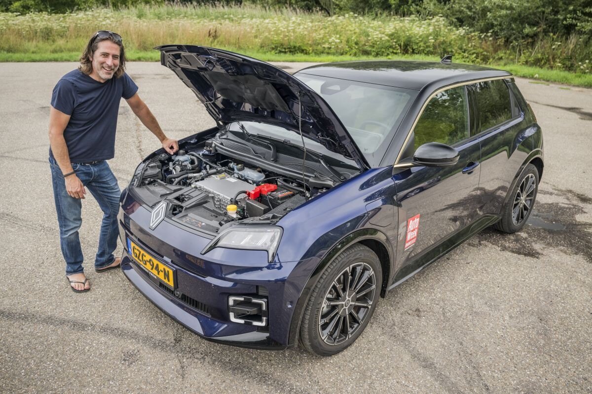Renault 5 E-Tech Electric meets 5 GT Turbo