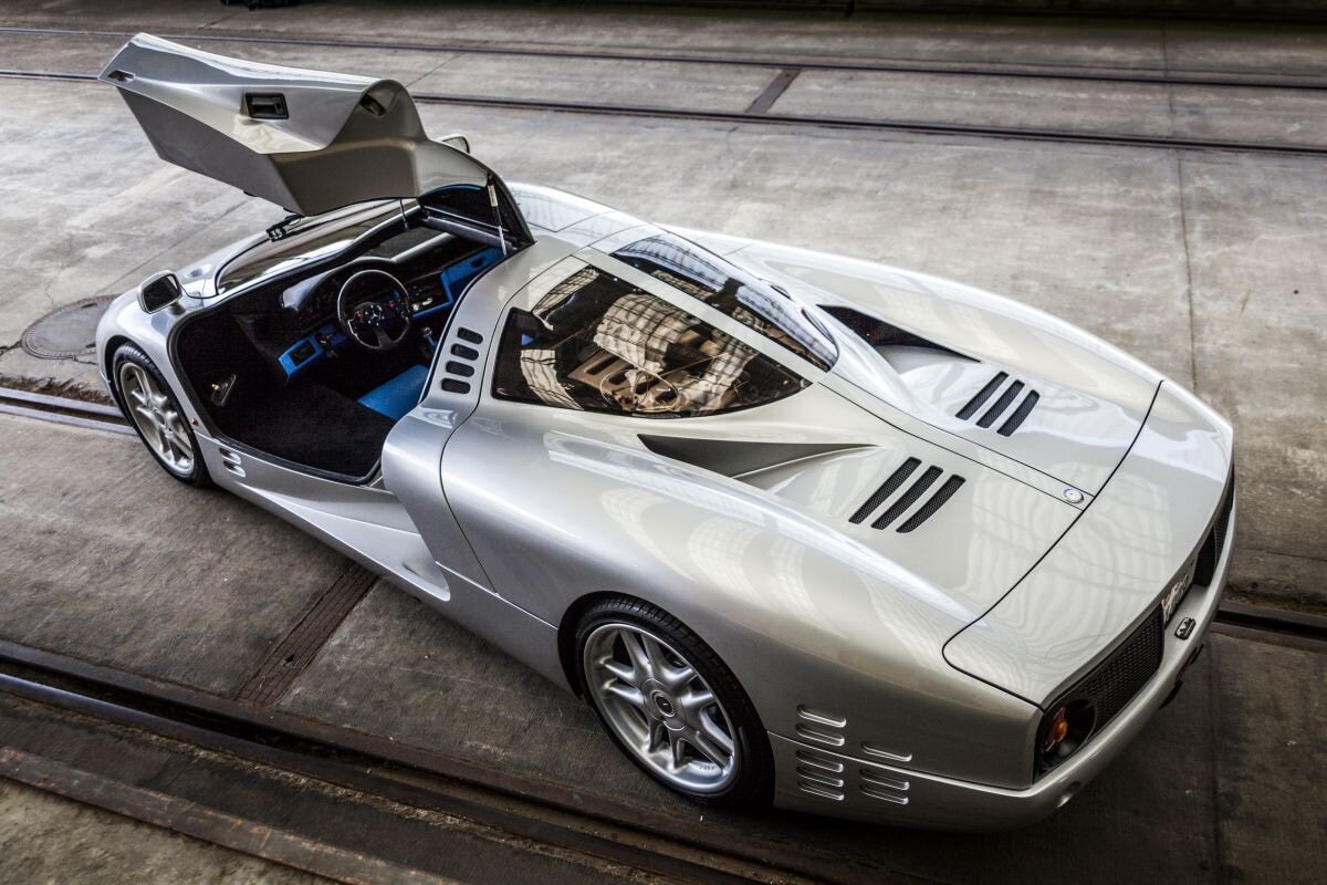 Isdera Commendatore 112i