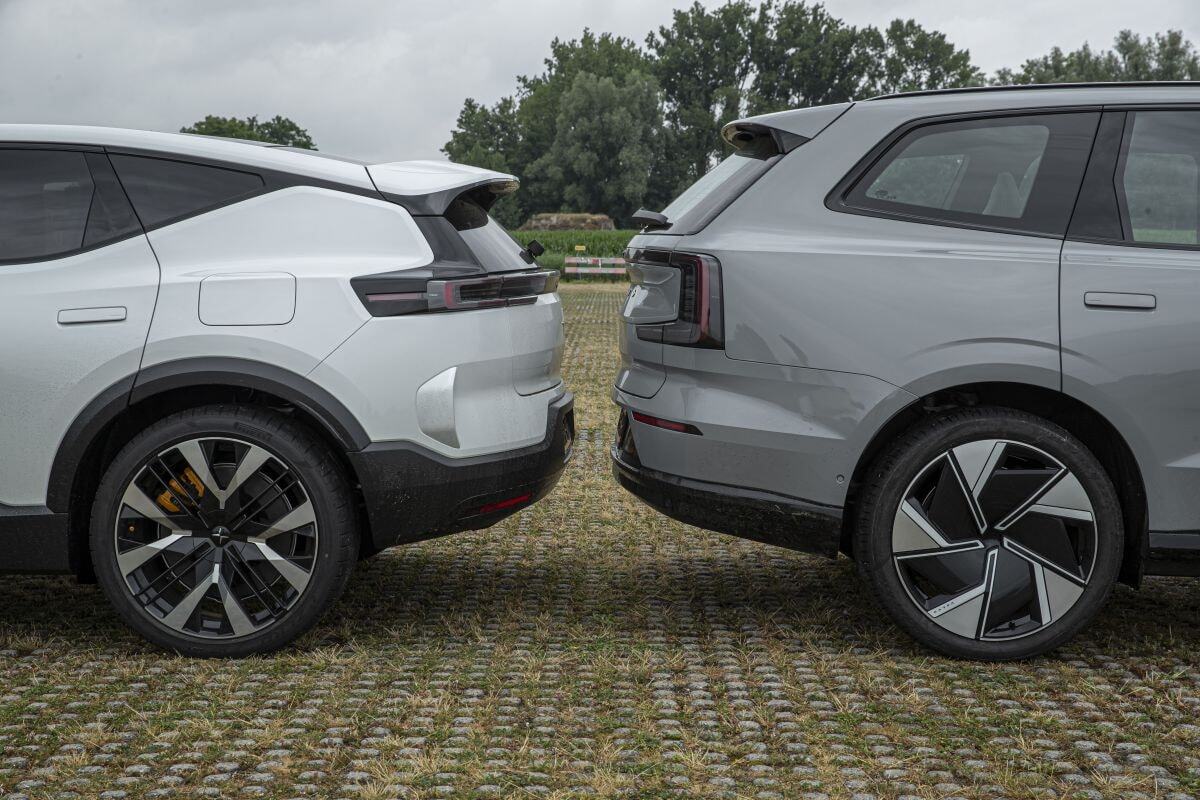 Polestar 3 Next to Volvo EX90