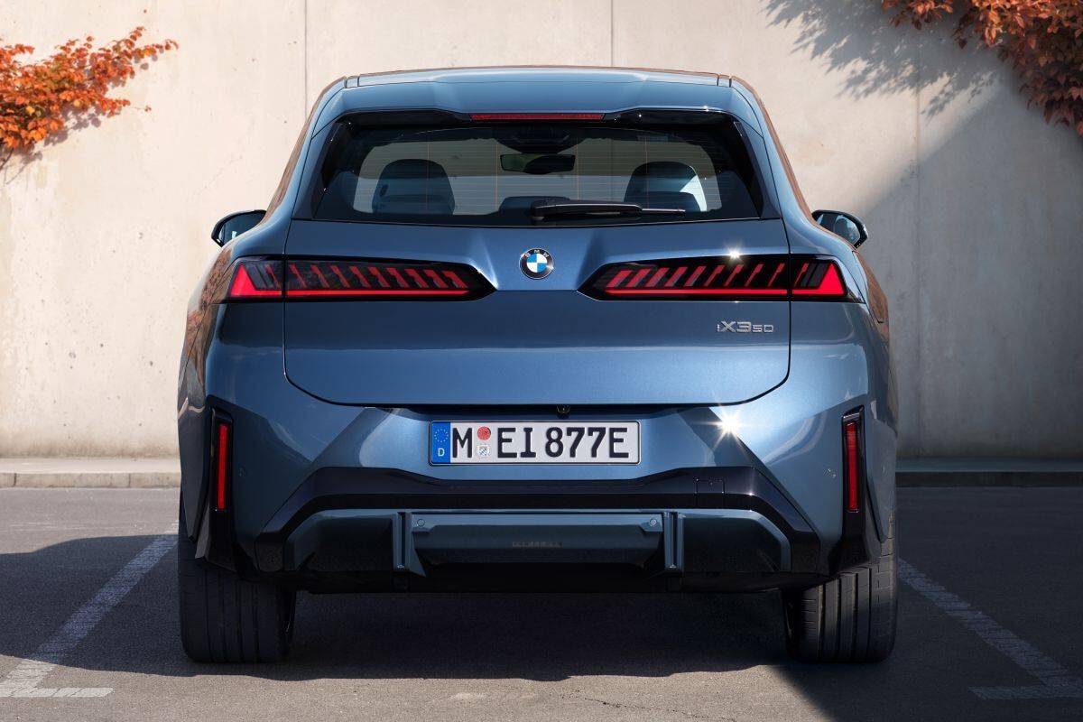 BMW IX3