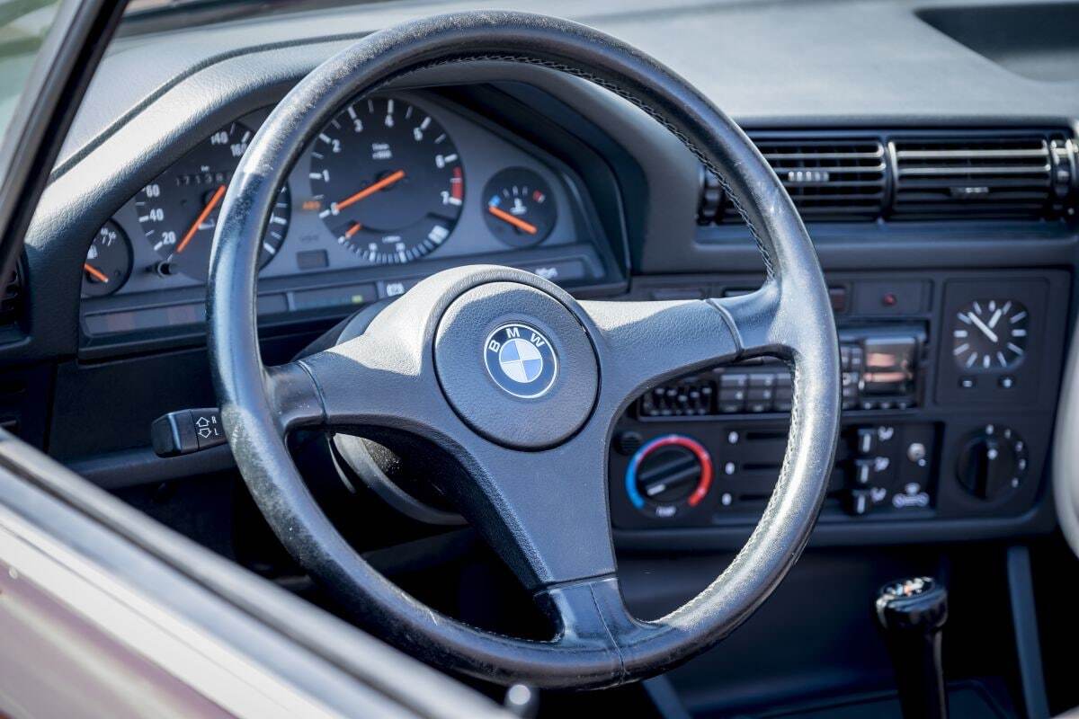 BMW 325i Cabriolet Generation E30