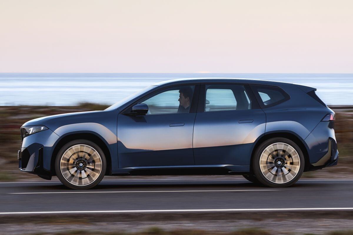 BMW IX3