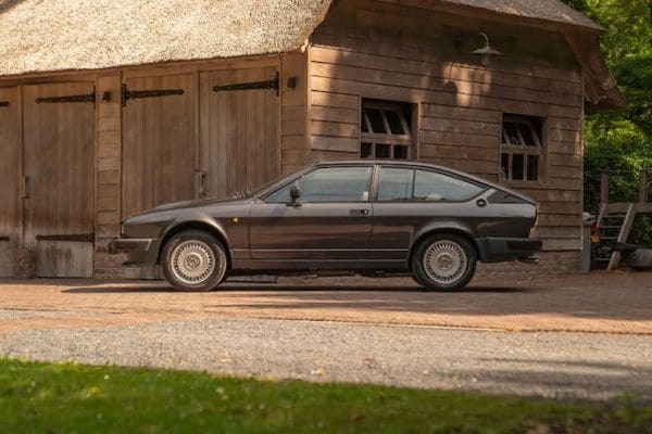 Occasions for looking for (James Bond theme)