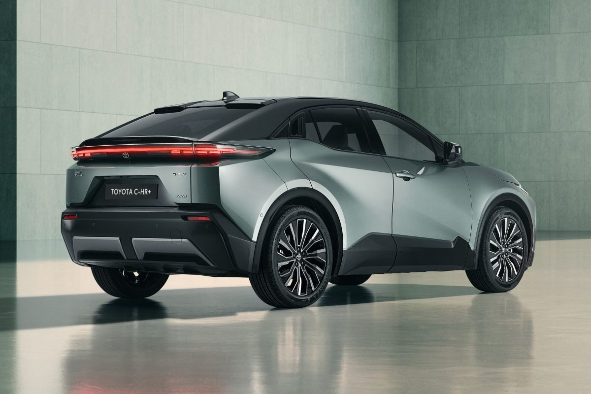 Toyota C-HR+ (EMBARGO 12/3)