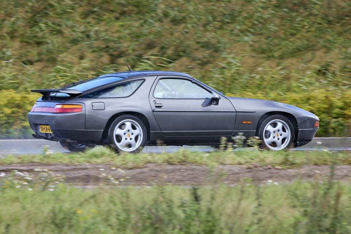 Porsche 928