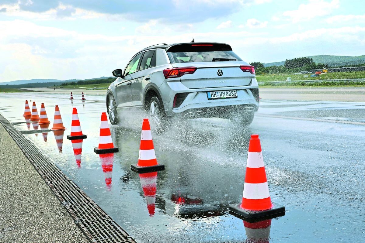 All-season tire test 2025 size 217/55 R17