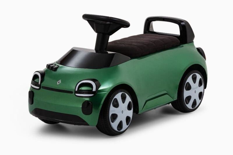 Renault Twingo walking car