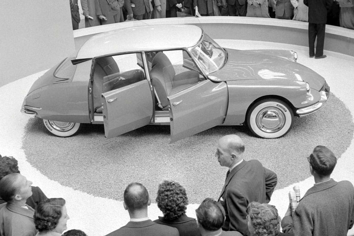 photos of old cars for story about brakes