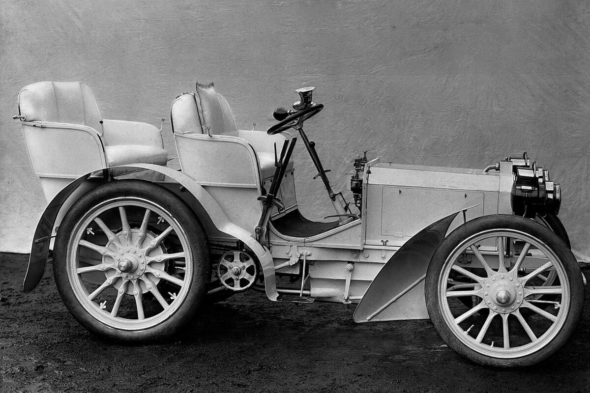 photos of old cars for story about brakes