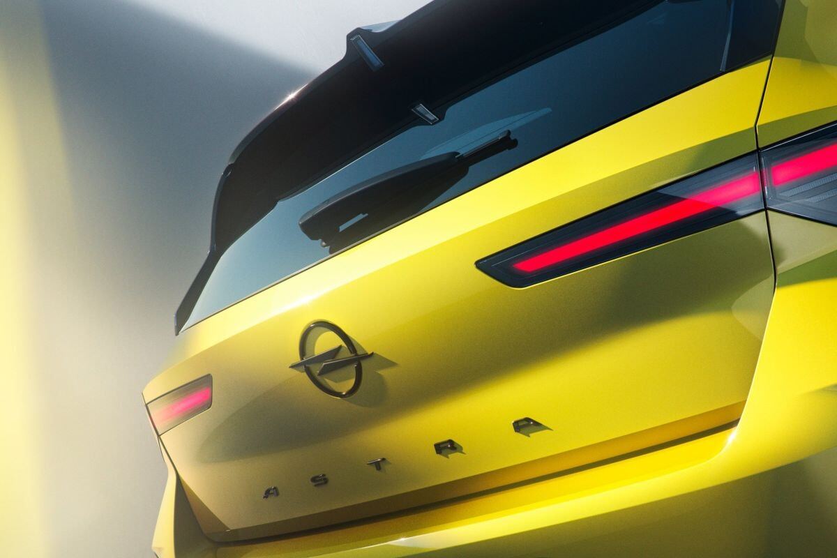 Opel Astra teasers