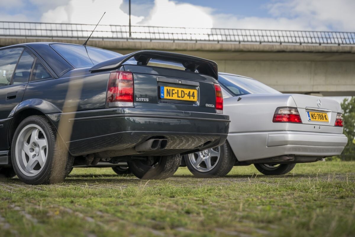 Lotus Omega vs Mercedes E500
