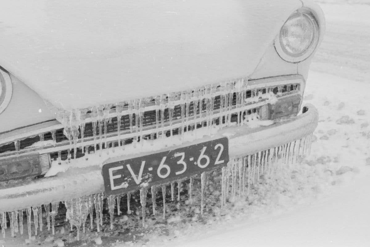 Winter, snow, cars, in the past