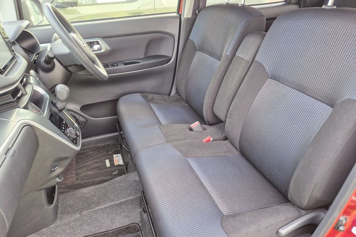 Hyundai Inster Daihatsu Move Custom kei car