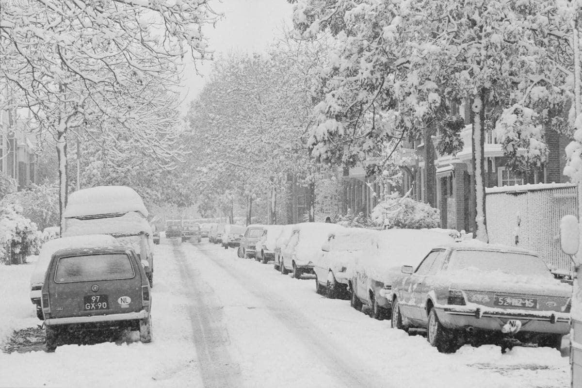 Winter, snow, cars, in the past