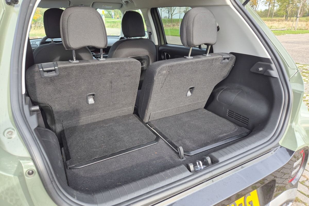 Hyundai Inster Daihatsu Move Custom kei car