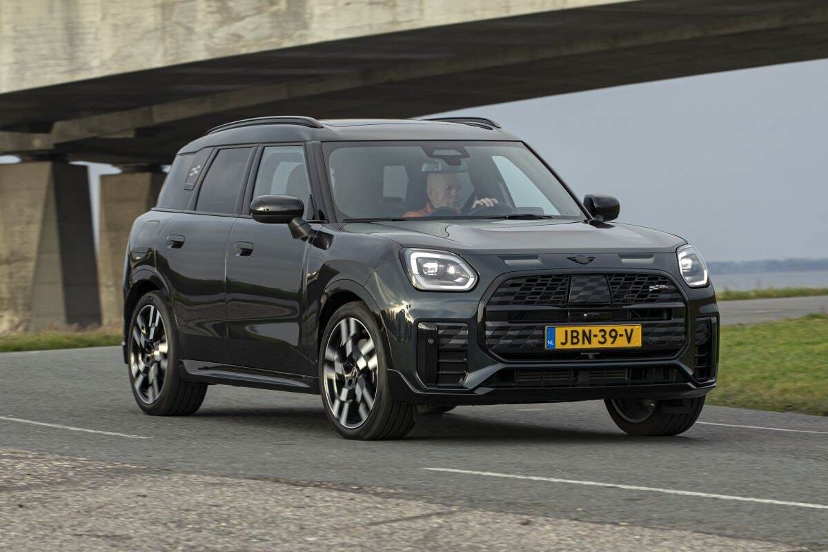Volkswagen T-Roc Mini Countryman double test