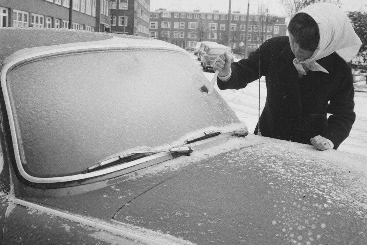 Winter, snow, cars, in the past