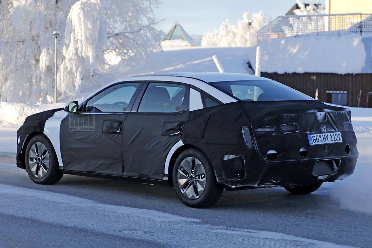 Spy shots Hyundai Elantra